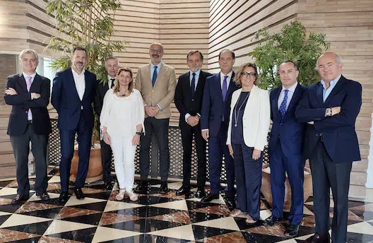 La Junta Directiva de ADECOSE celebra su reunión mensual en la sede social de Helvetia Seguros en Sevilla