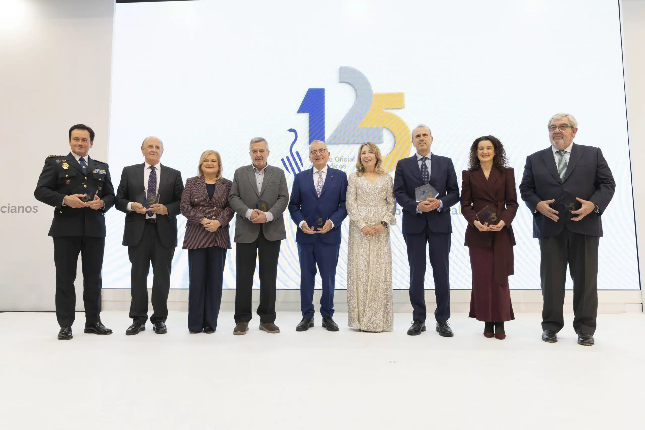 El ICOMV reconoce a la Fundación Uniteco por la formación complementaria a los médicos