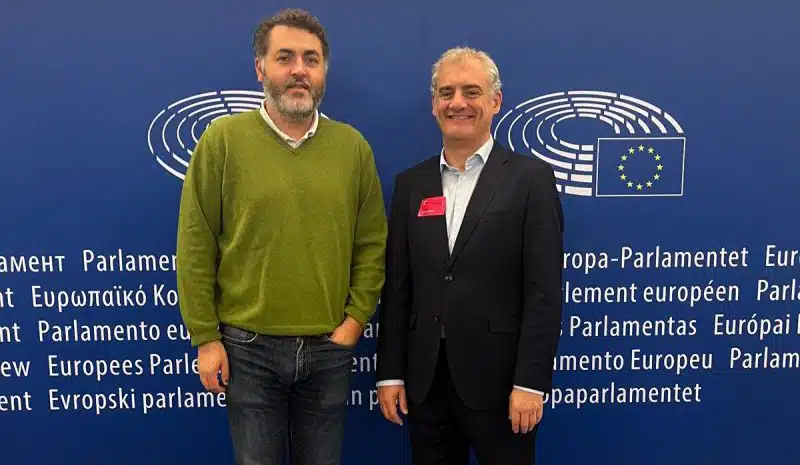 ADECOSE se reúne en Bruselas con el europarlamentario socialista Jonás Fernández