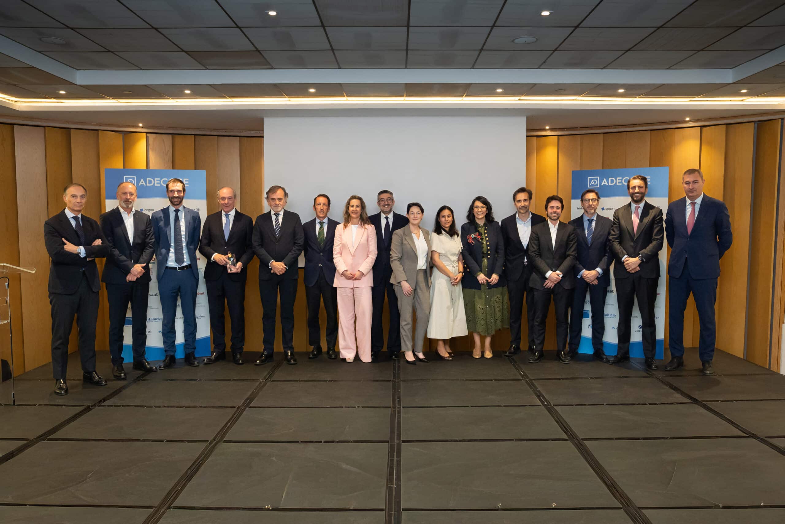 ADECOSE hace entrega de los Premios Estrella a las compañías aseguradoras mejor valoradas en el Barómetro 2025